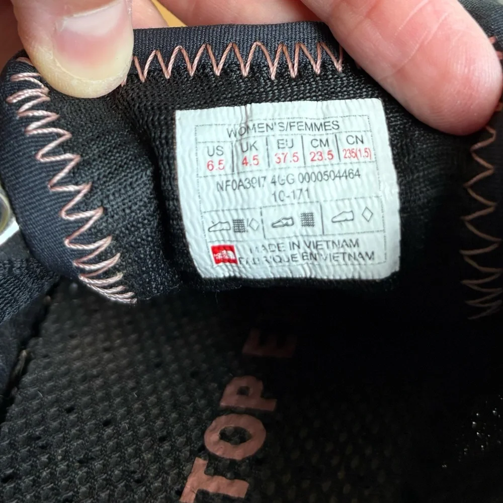 The North Face Womens Litewave Amphibious II Trail Running Shoes Black coral 6.5